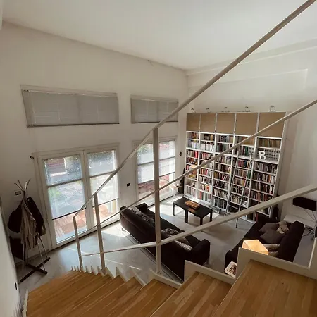 Ampio Loft Su Due Livelli Con Giardino Milán